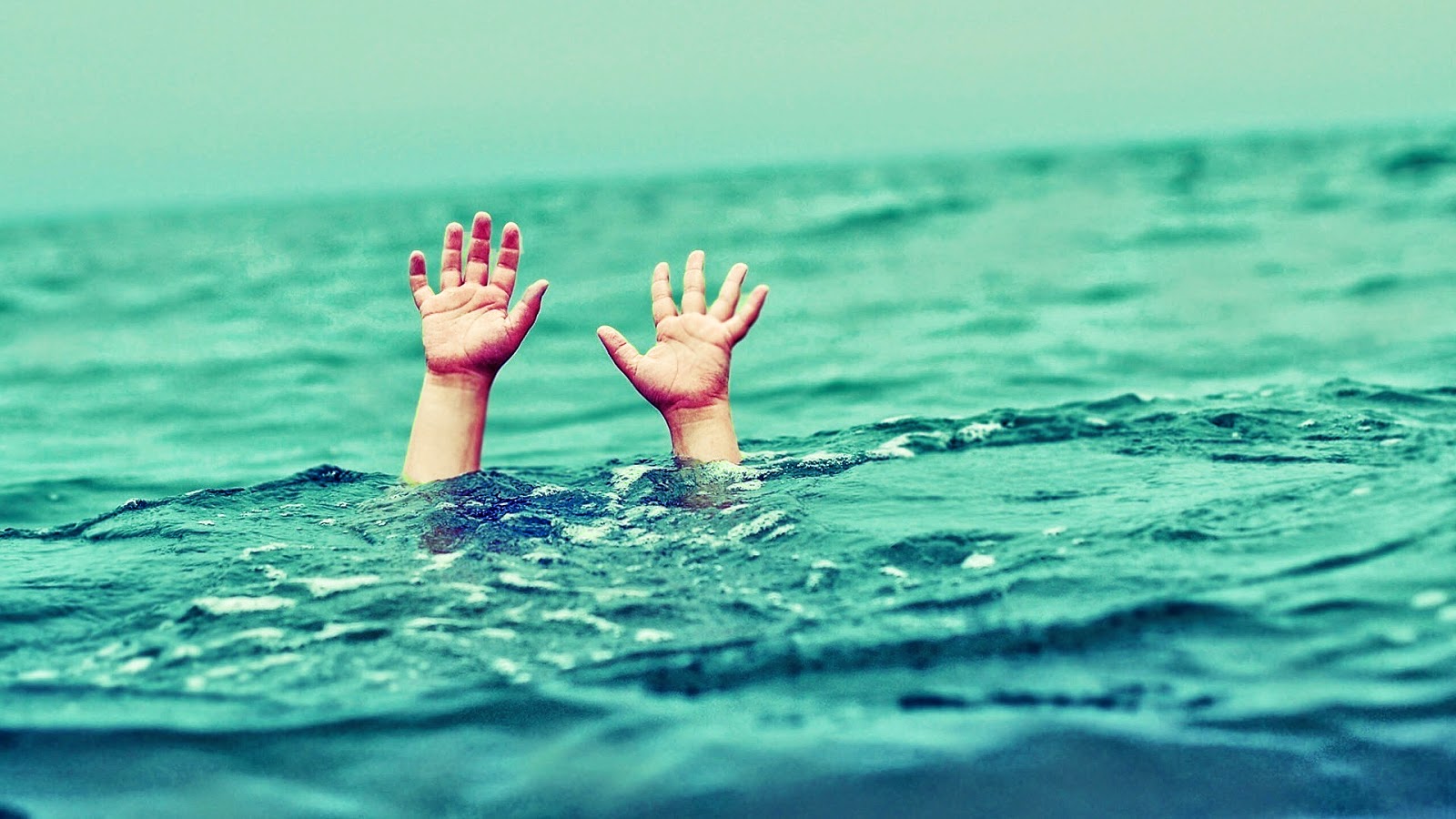 خمسة أخطاء تقع فيها بعض الأمهات قد تتسبب في غرق الأطفال..!