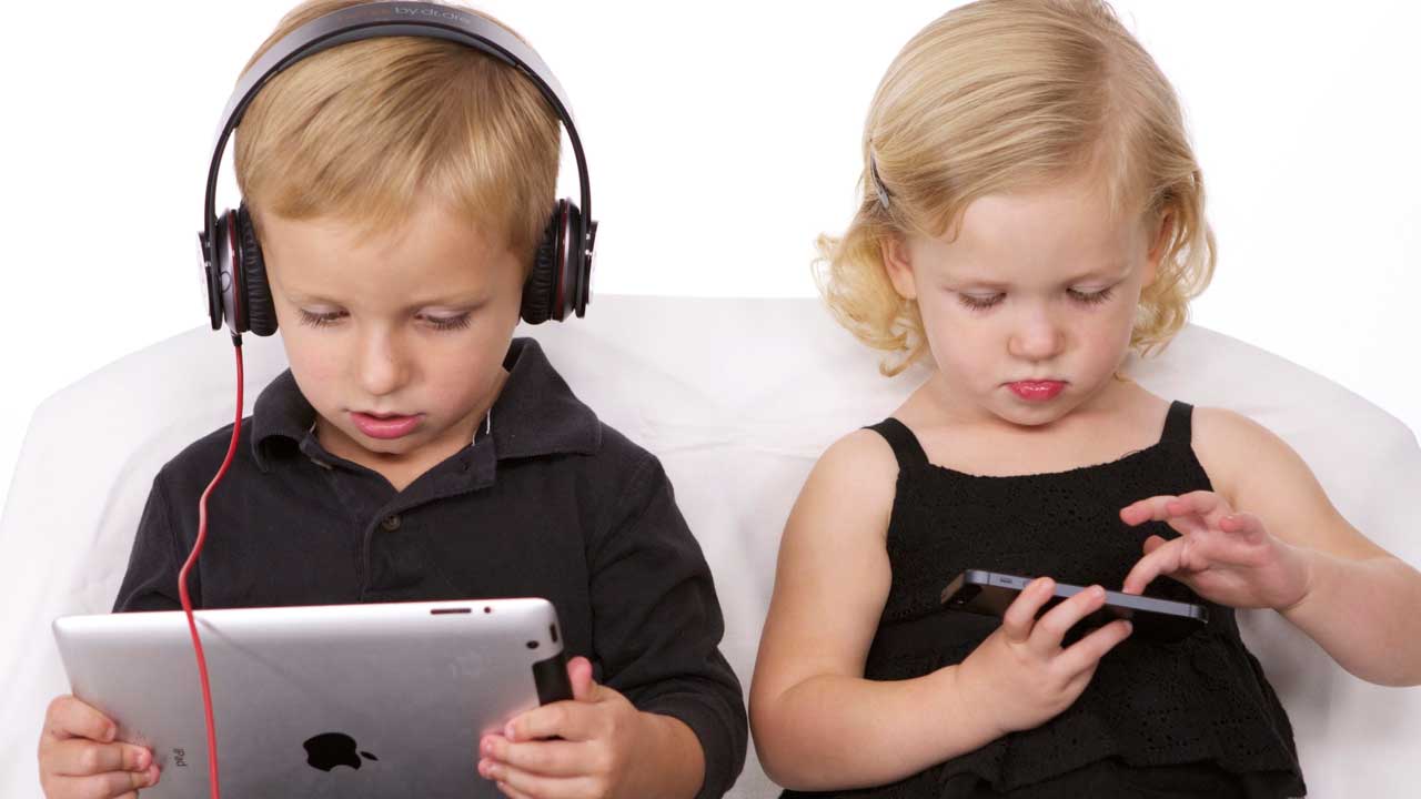 هل للتكنولوجيا تأثير على الأطفال..؟
