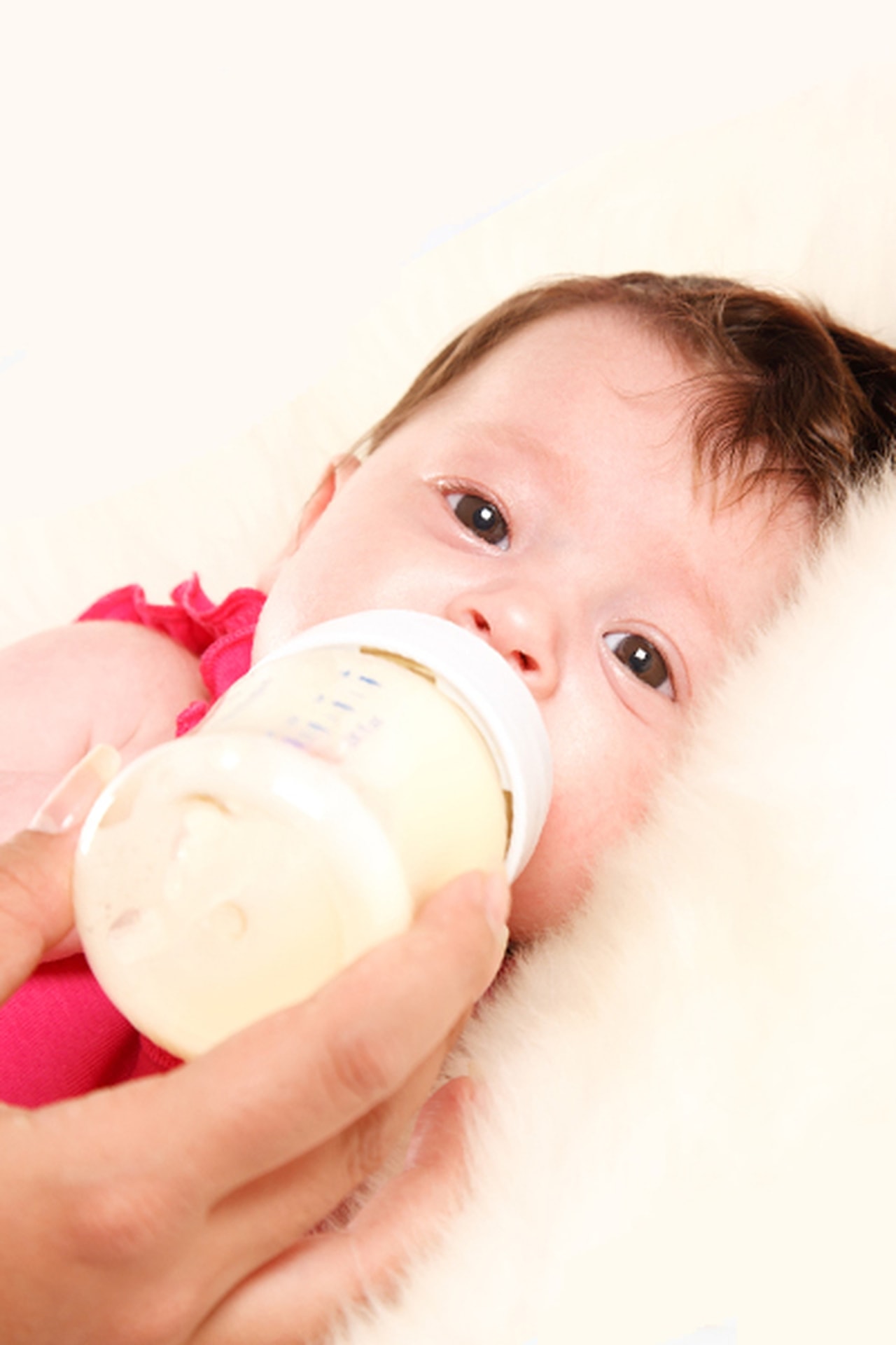متى يجب تغيير زجاجة حليب طفلك وحلمات الرضاعة وكرسي الطفل؟