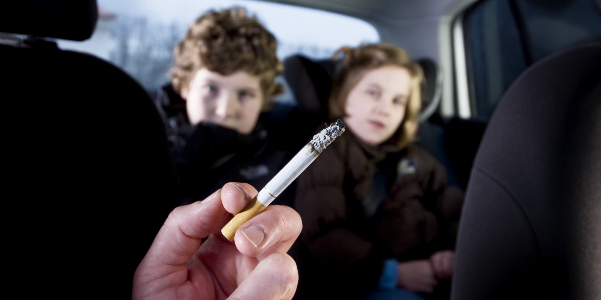 كيف تتعاملين مع ابنك المدخن عن أب مدخن؟